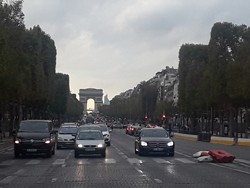 Champs-&Eacute;lys&eacute;es