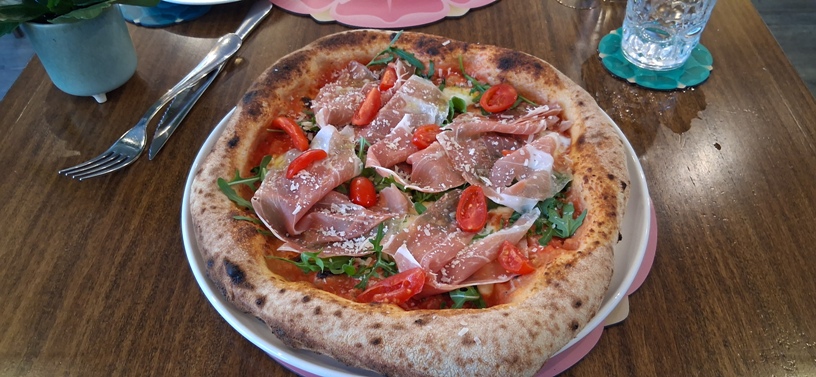Inexpensive Lunch in Lake Como, Italy