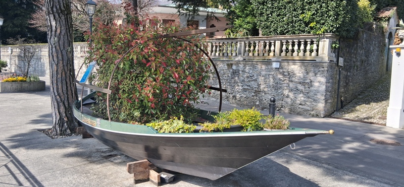 Lake Como Flowers 2