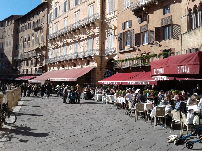 Piazza Del Cafe's
