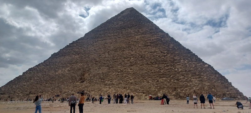 Pyramids of Giza 10