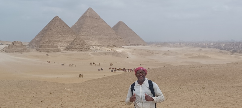 Pyramids of Giza 12
