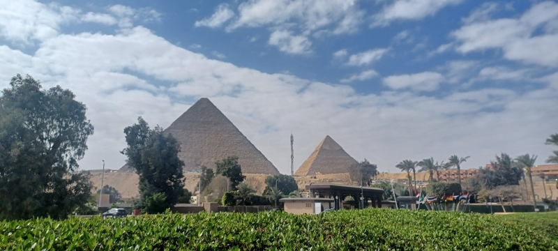 Pyramids of Giza 13