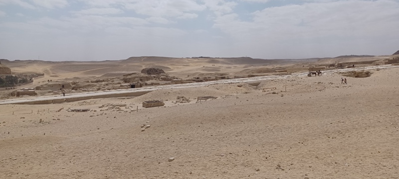 Pyramids of Giza 9