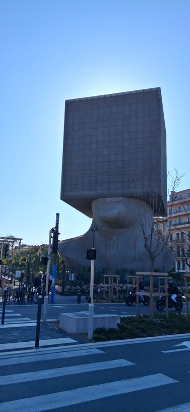 La Tête Carrée 1