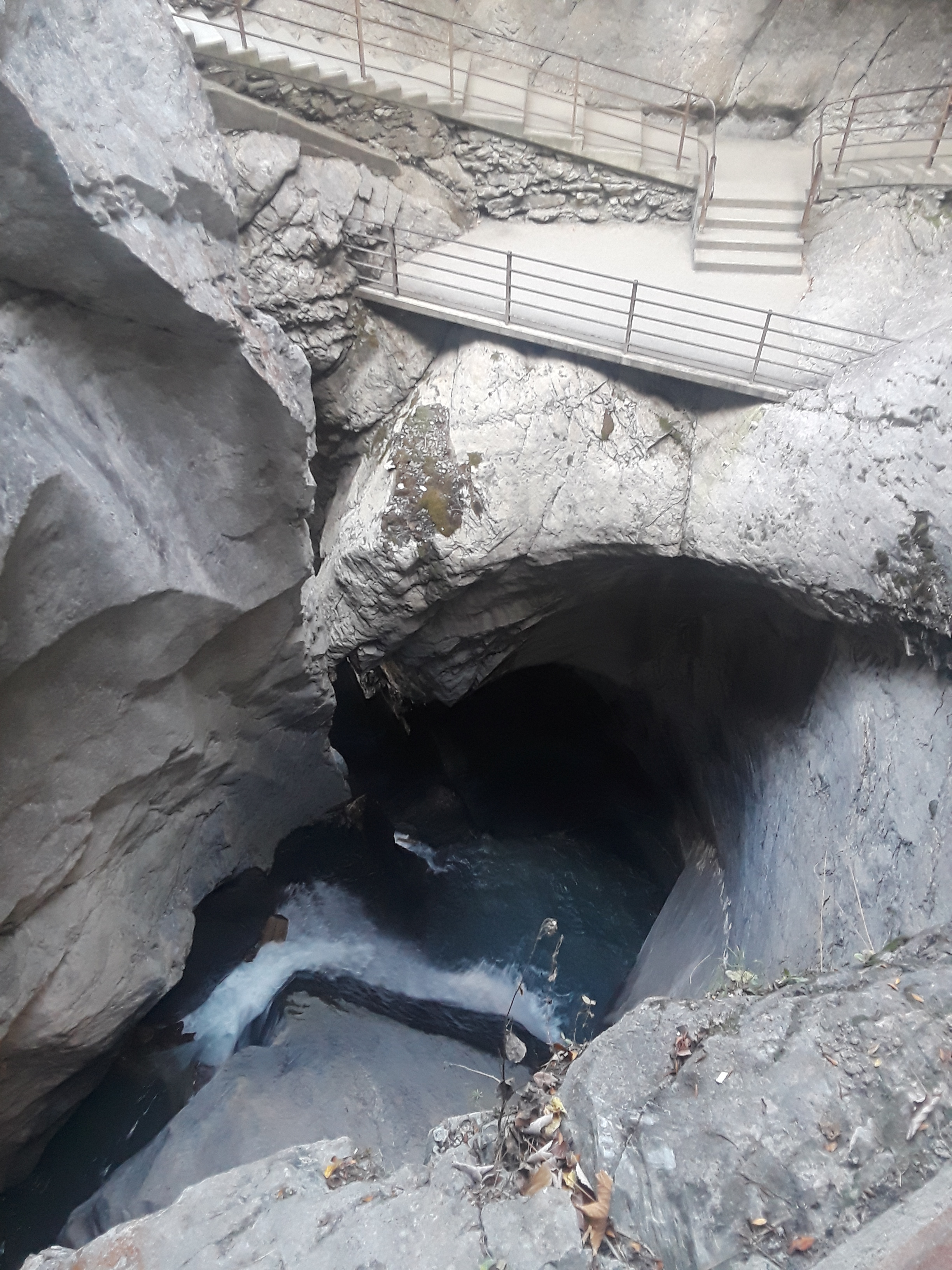 Trümmelbach Falls 6